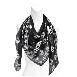 Alexander McQueen Black/White Skull Scarf